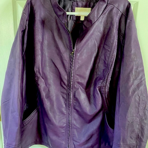 Purple leather style woman’s jacket. Brand new, never worn. Perfect for Spring - Picture 2 of 2